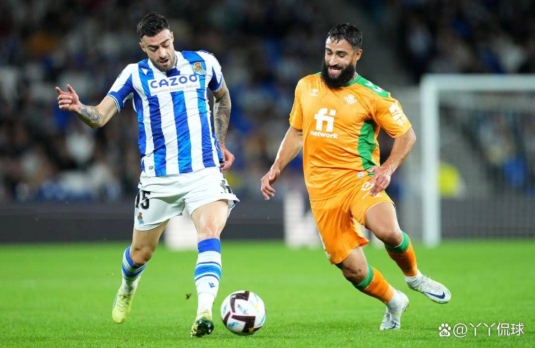 包含赛地聚焦——德甲训练课后热度飙升，皇家社会更衣室发声，气氛紧张，阵容厚度经受考验的词条