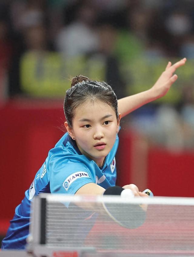 冰球杯赛焦点战：皖江麒麟队绝杀东城旋风队，新星闪耀。年轻人站出来了的简单介绍