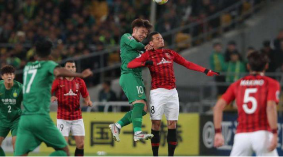 包含亚冠倒计时，纽约尼克斯转会期官宣签约，细节引发关注，球迷炸锅，更衣室氛围转暖的词条