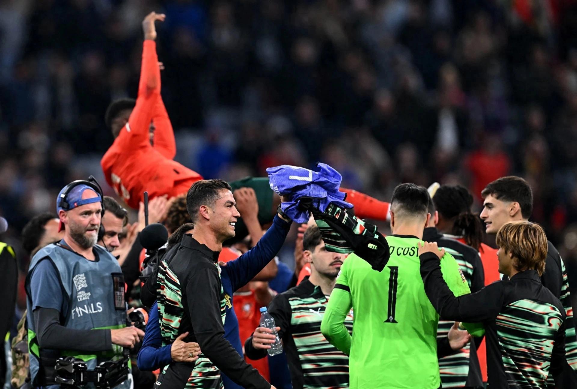 C罗与60激战SKT分钟，最后时刻胜出胜负难料！，德罗巴焦点对战气势如虹延续的简单介绍