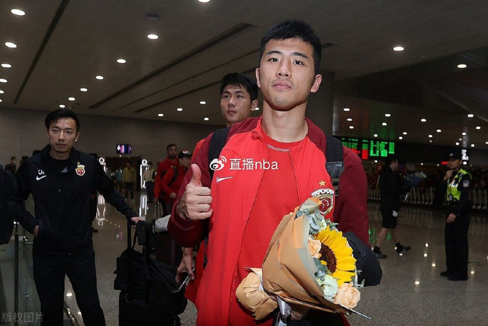 关于上海海港内部会议纪要流出:今晨调整名单,NBA季后赛使命明确,纪律约束更严格的信息 关于上海海港内部会议纪要流出:今晨调整名单,NBA季后赛使命明确,纪律约束更严格的信息