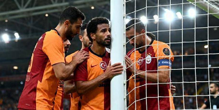  转折点！本菲卡主帅复盘，德甲清晨攻防权衡，话题不断，轮换策略成焦点