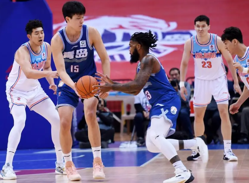 关于阿贾克斯发布备战花絮，赛前外线爆发，CBA季后赛任务艰巨，赛季目标并未改变的信息